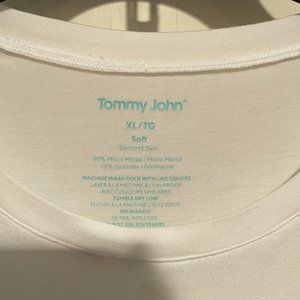 Tommy John Second Skin Crew Neck Stay-Tucked Undershirt